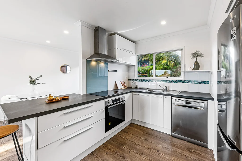 Bayview 3房  Auction this Wednesday 4pm!