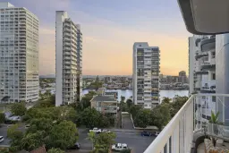 32/19 Riverview Parade, Surfers Paradise