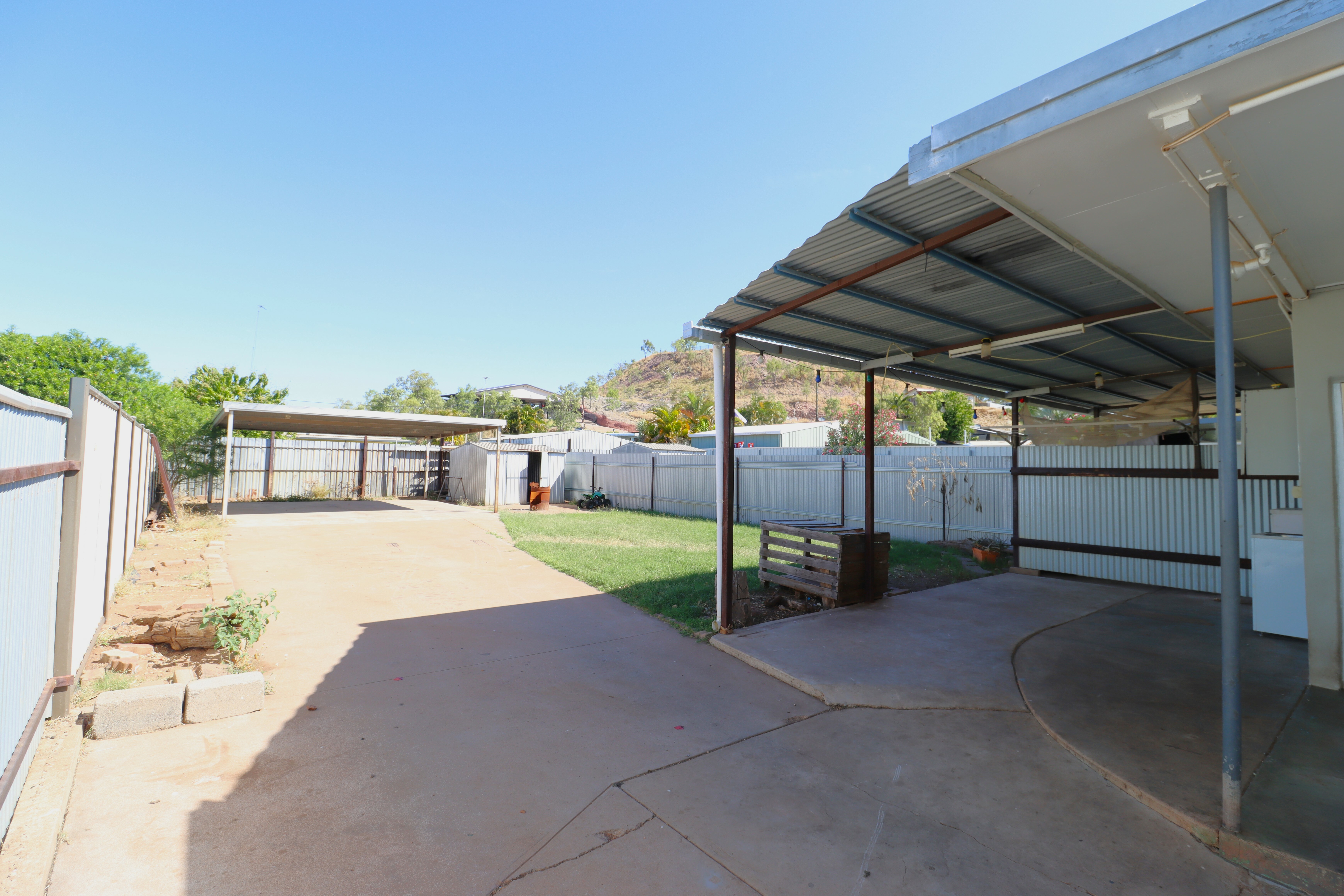 FLAT 2 27 GEORGE ST, THE GAP QLD 4825, 0 rūma, 0 rūma horoi, Unit