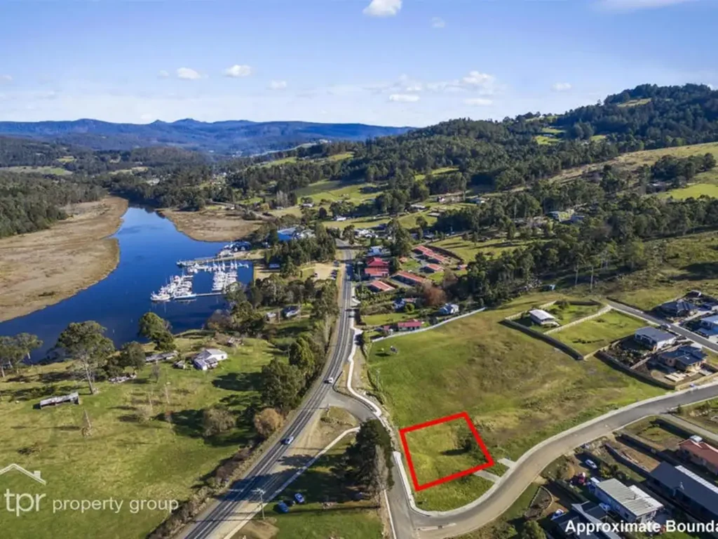 Port Huon  Unique Allotment in Prime Port Huon Location - Builder Ready!