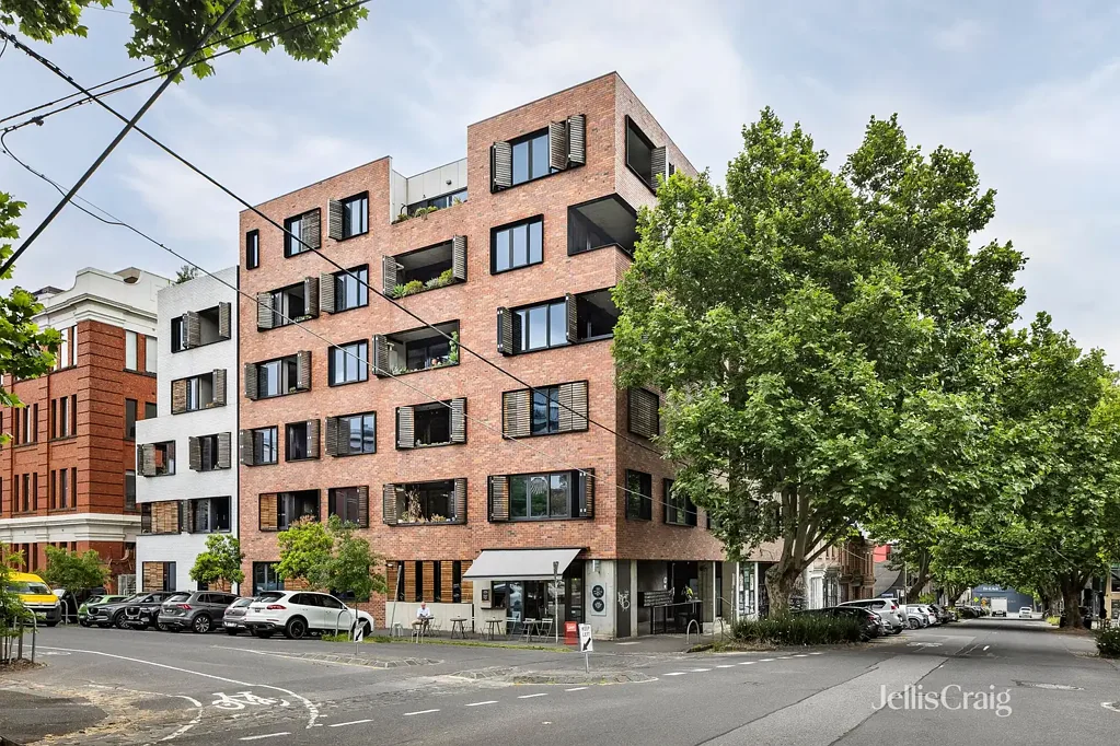 Designer Apartment Opposite Parkland in Award-Winning Oxford and Peel