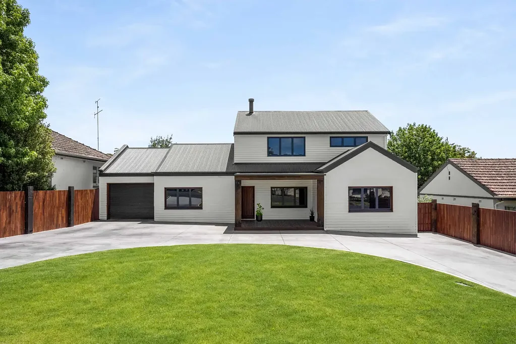 Mount Gambier 4房  Architectural Elegance Near Blue Lake