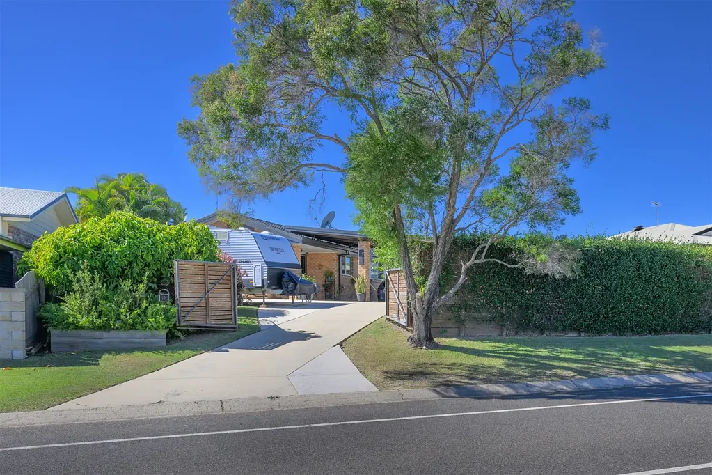 Tannum Sands 3 Slaapkamer Beautiful Home with Pool, Shed & Solar