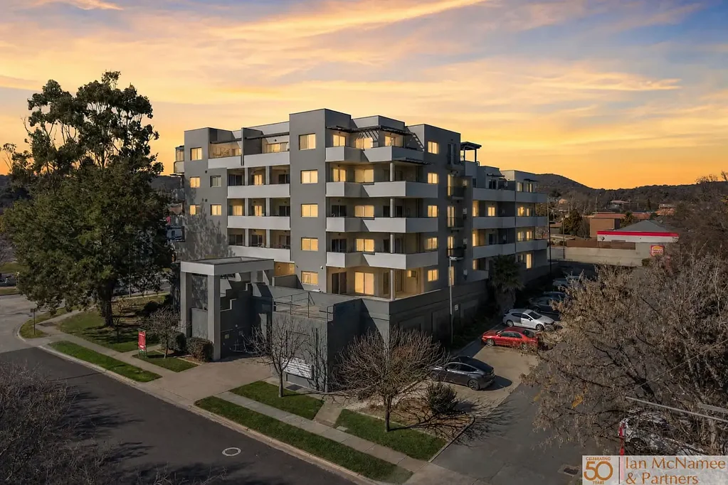 Queanbeyan 3ਬੈੱਡਰੂਮ Modern Riverside Living with Stunning Views and Exceptional Space !