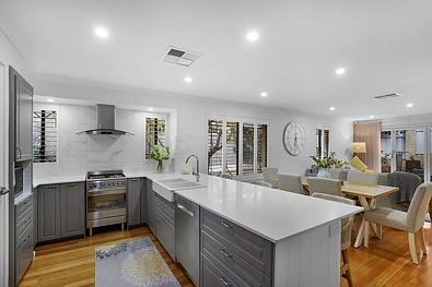 Scarborough 3Zimmer FLAWLESS SPLIT-LEVEL ENTERTAINER WILL INSTANTLY WIN YOUR HEART