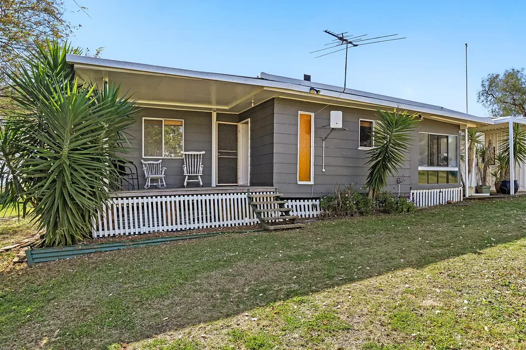 9 Sparksman Road, Mount Marshall, QLD 4362