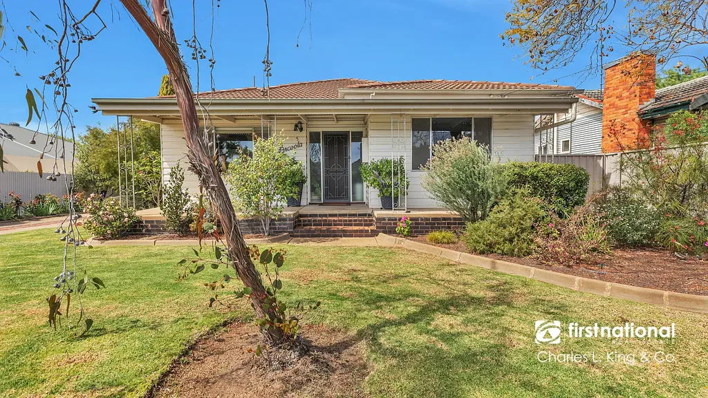 Moama 2Kwarto Renovate, Develop or Invest – Endless Potential in Central Moama