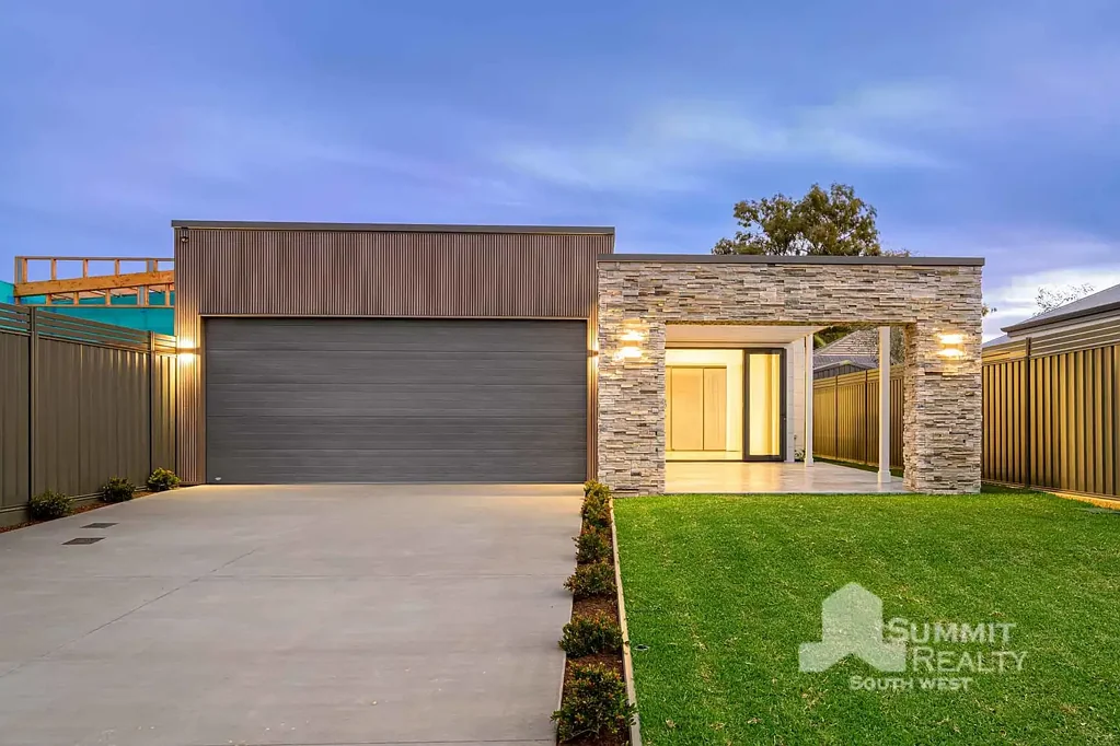 East Bunbury 3कमरा Luxury designer 3 Bedroom 3 Bathroom Home Built to impress

(Viewings by appointment only)