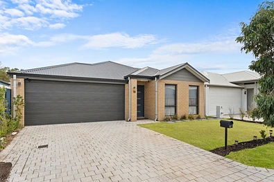 Baldivis 4 Bedroom Stylish, low-maintenance living in central location
