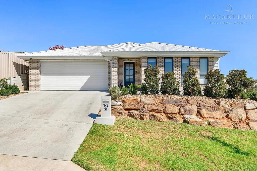 1/2 Exford Loop, Bourkelands, NSW 2650