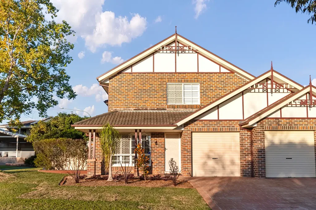 Glenmore Park 3chambre Chic, Family-Friendly Townhouse Close to Schools & Shops