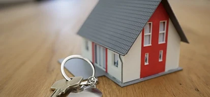 政府称整治劣迹公屋租户初见成效，警告数量暴增6倍