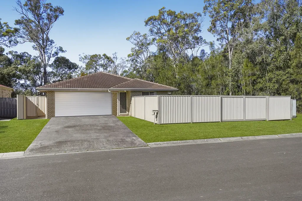 Morayfield 4ਬੈੱਡਰੂਮ Modern Family Living on 600m2 with Gated Side Access