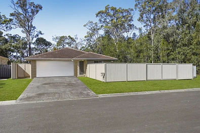 Morayfield 4Phòng ngủ Modern Family Living on 600m2 with Gated Side Access