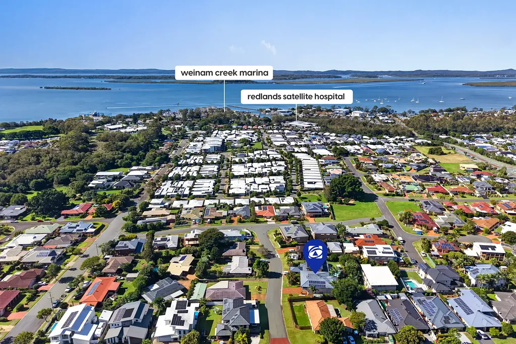 Redland Bay 5 Slaapkamer EXCEPTIONAL STREET APPEAL AND BIG ON SPACE FOR THE EXTENDED FAMILY