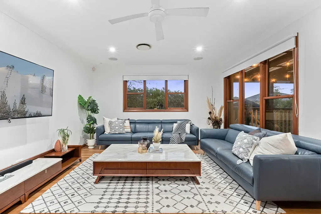 Winston Hills 6部屋 A Grand Family Residence in One of the Area's Most Convenient Enclaves