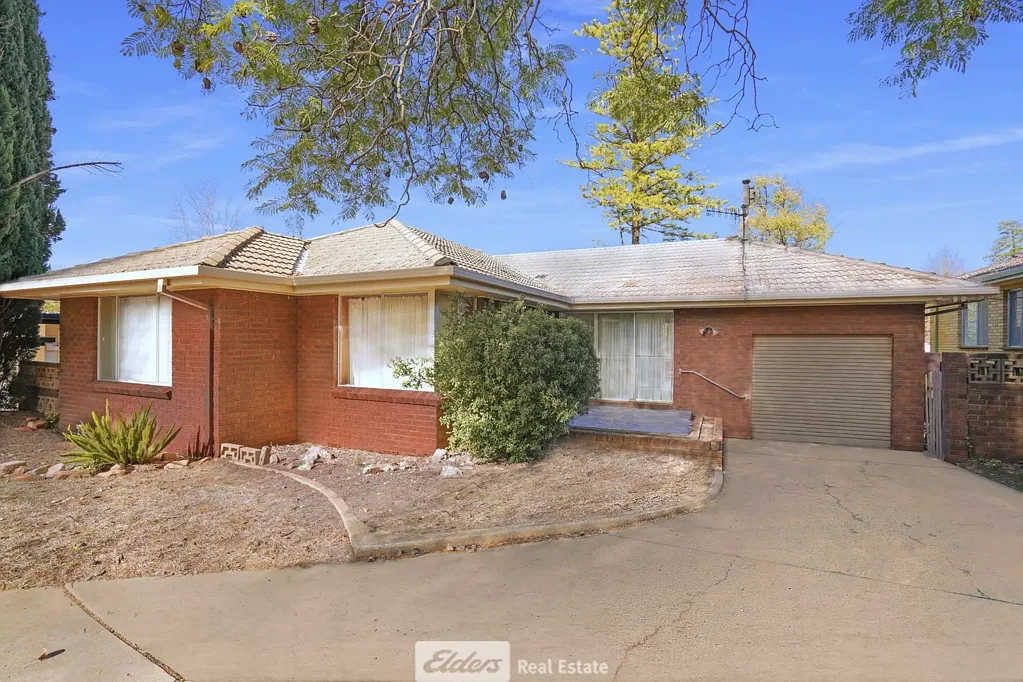 Griffith 3 Bedroom Great 'Bones'!