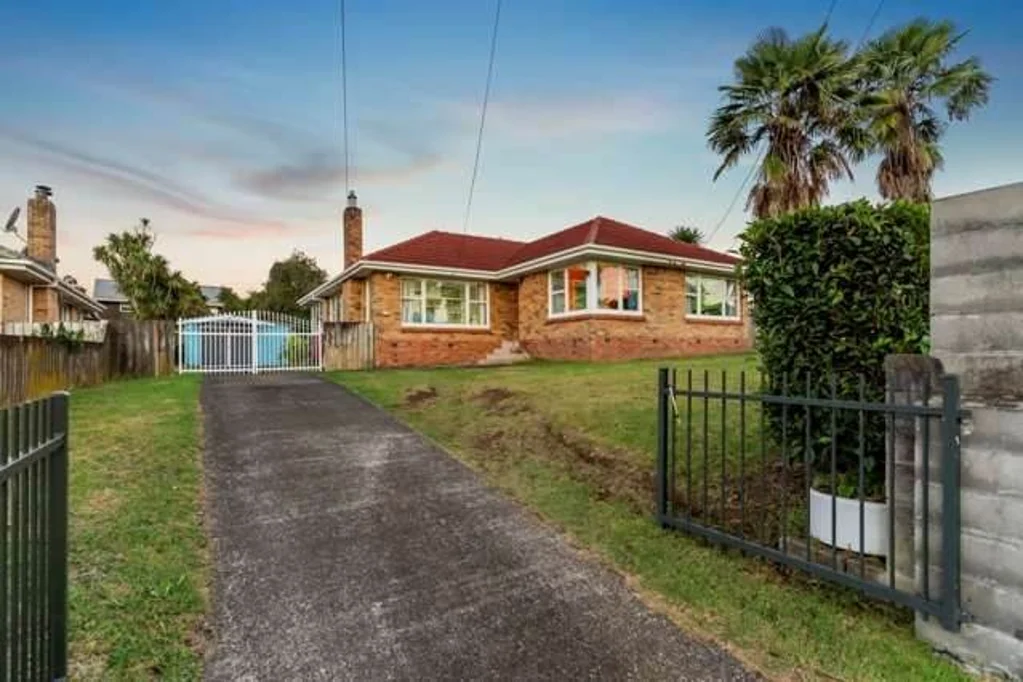 Spacious Fully Fenced 4-Bedroom Family Home in...