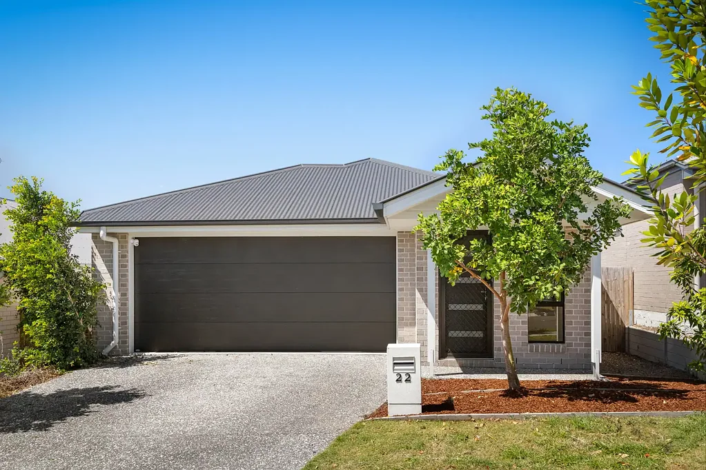 Bundamba 4 Slaapkamer 3 Year Old Low Maintenance Home, 3 Minutes to Costco - Move In Ready