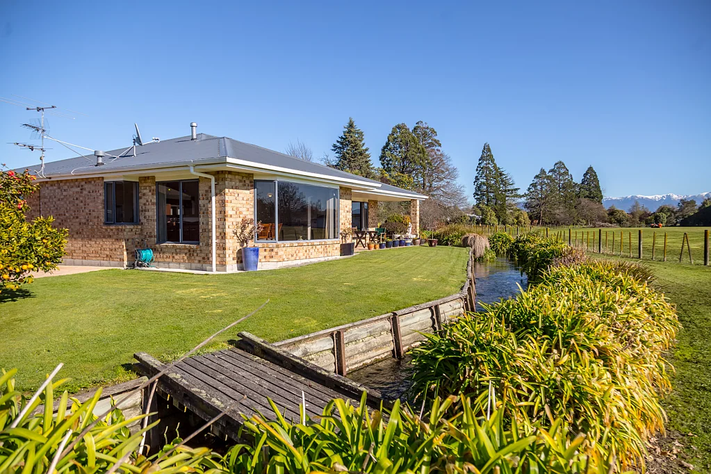 Masterton 3chambre Charming home with stunning Tararua views!