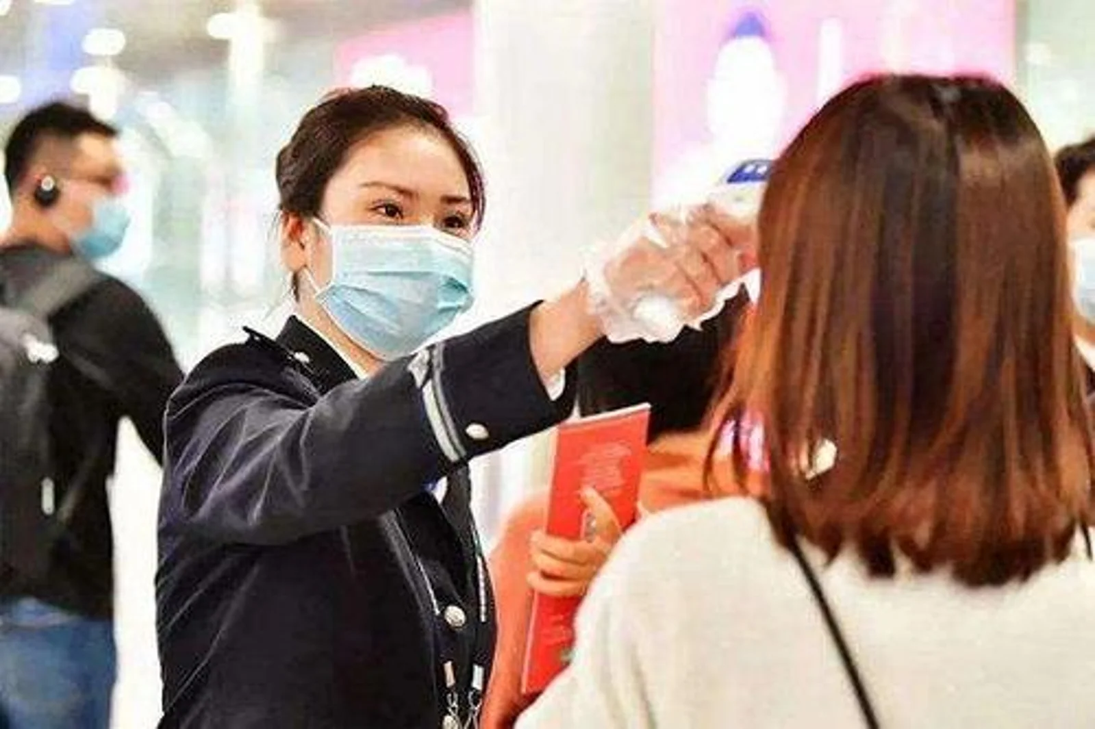 外交部：境外输入确诊病例90%持中国护照，其中四成是留学生