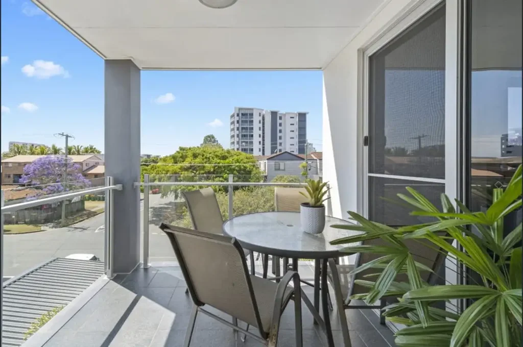 Stunning Apartment close to the Broadwater!