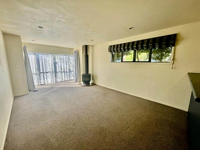 3 Bedroom Home Walking distance to Middlemore ...