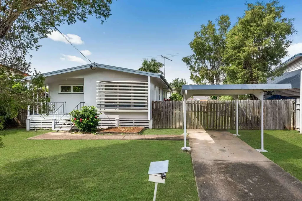 Cranbrook 3ਬੈੱਡਰੂਮ Polished Floors, Prime Location & Packed with Potential  🌿