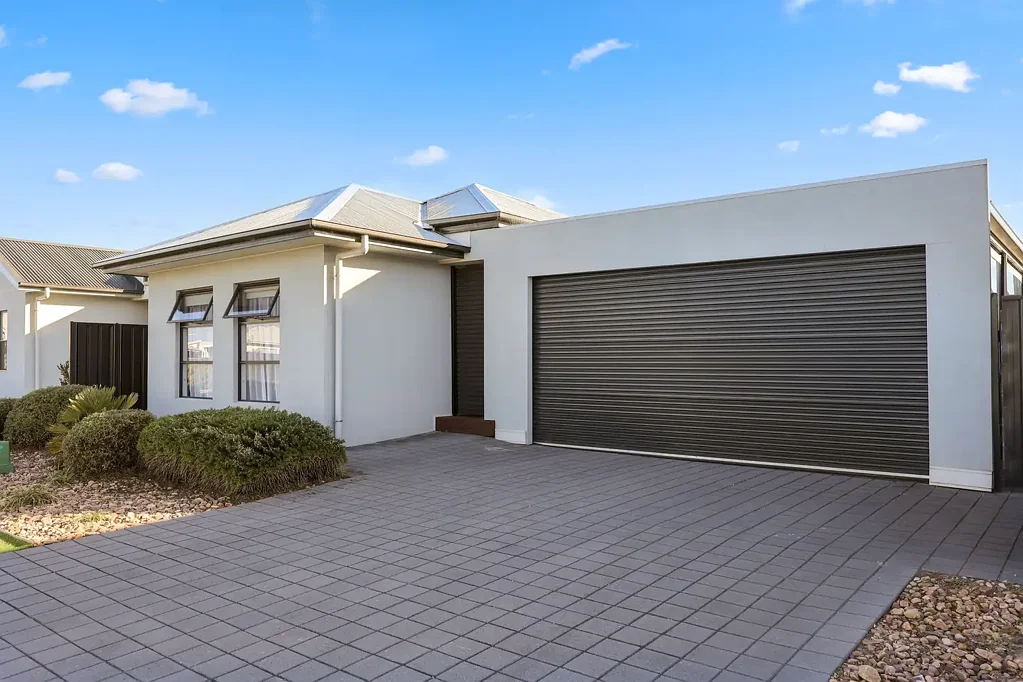 Hindmarsh Island 3 Bedroom Luxury Over-50s Living in the Marina