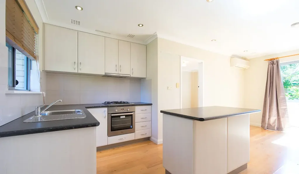 1x1 IN A FANTASTIC LOCATION… DON'T MISS OUT!!!