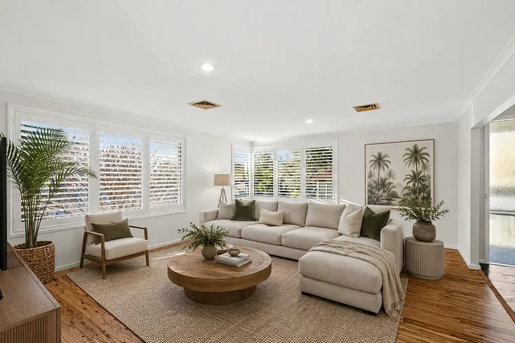 Dapto 5બેડરૂમ Stylishly Updated with Space for the Whole Family