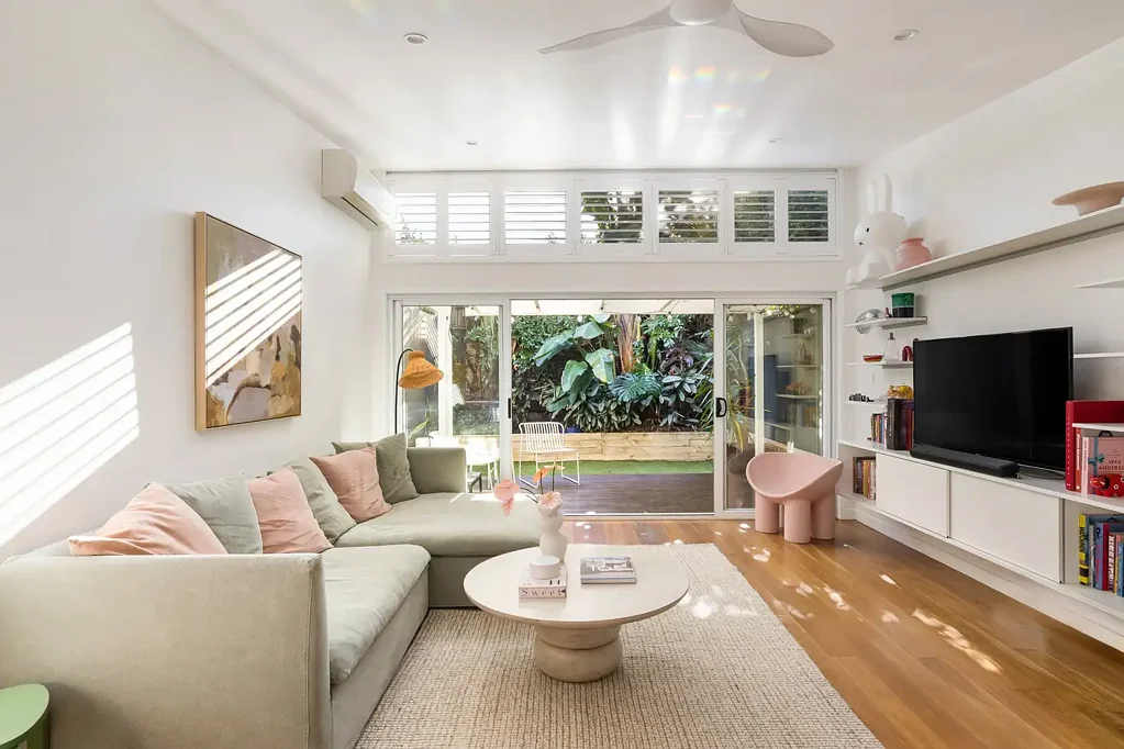 Marrickville 3部屋 Stylish semi in beloved family neighbourhood
