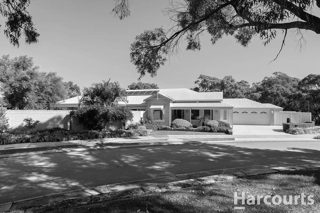 Secret Harbour 4房  Under Offer by HARCOURTS Mandurah - Paul Taylor