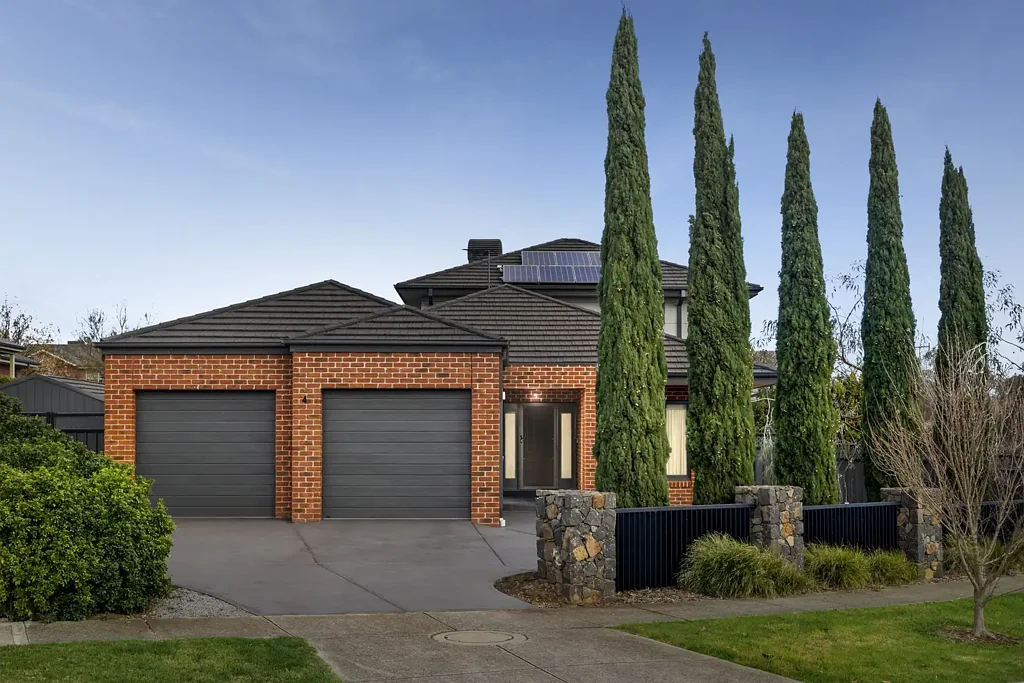 Sunbury 5房 Timeless Family Excellence with Space and Style. Timeless Family Excellence with Space and Style.