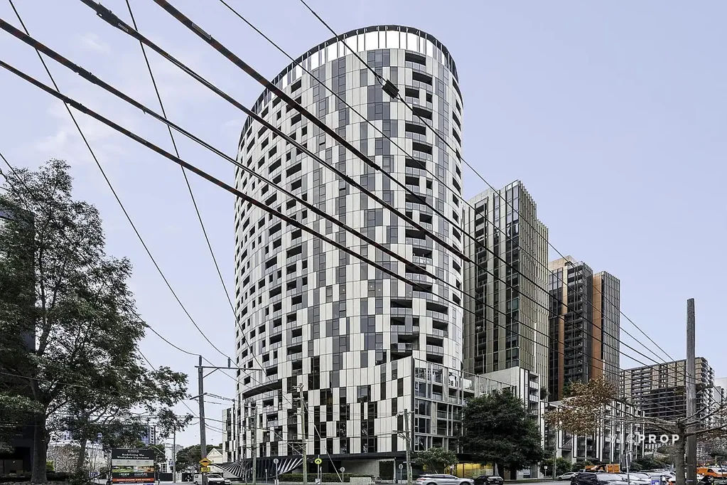 Southbank 2房 Kings Domain 高层生活，尽览海湾美景 Elevated Living with Bay Views in Kings Domain