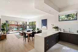 2/198 Lower Heidelberg Road, Ivanhoe East