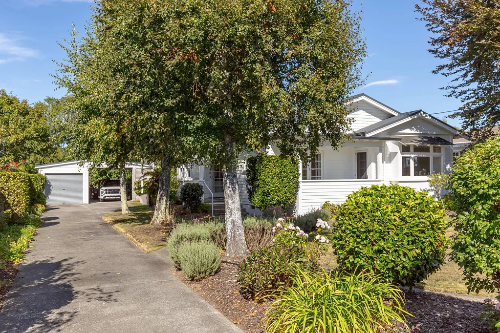 Masterton 3房  Charming bungalow in Masterton's prime location!