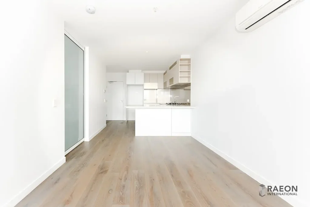 Two Bedroom Apartment Close To Southern Cross Station Available!!