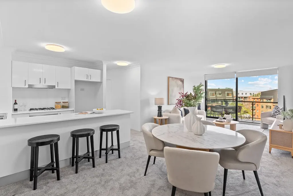 Erskineville 2Habitaciones 109sqm Internal facing two bedroom top floor apartment w/ parking