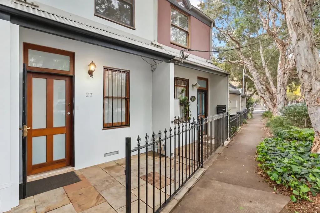 Redfern 2Zimmer Versatile 2 bedroom + Study Inner-City Terrace with Garage & Multiple Outdoor Spaces