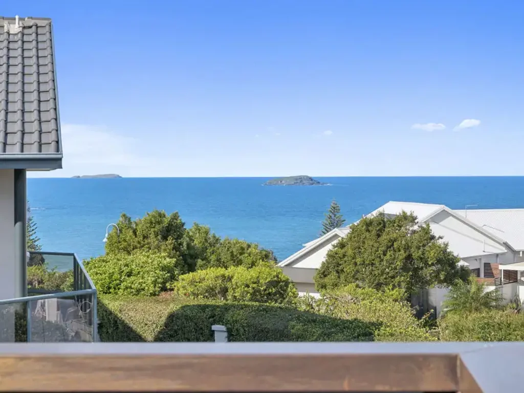 5a Coachmans Close, Sapphire Beach, NSW 2450