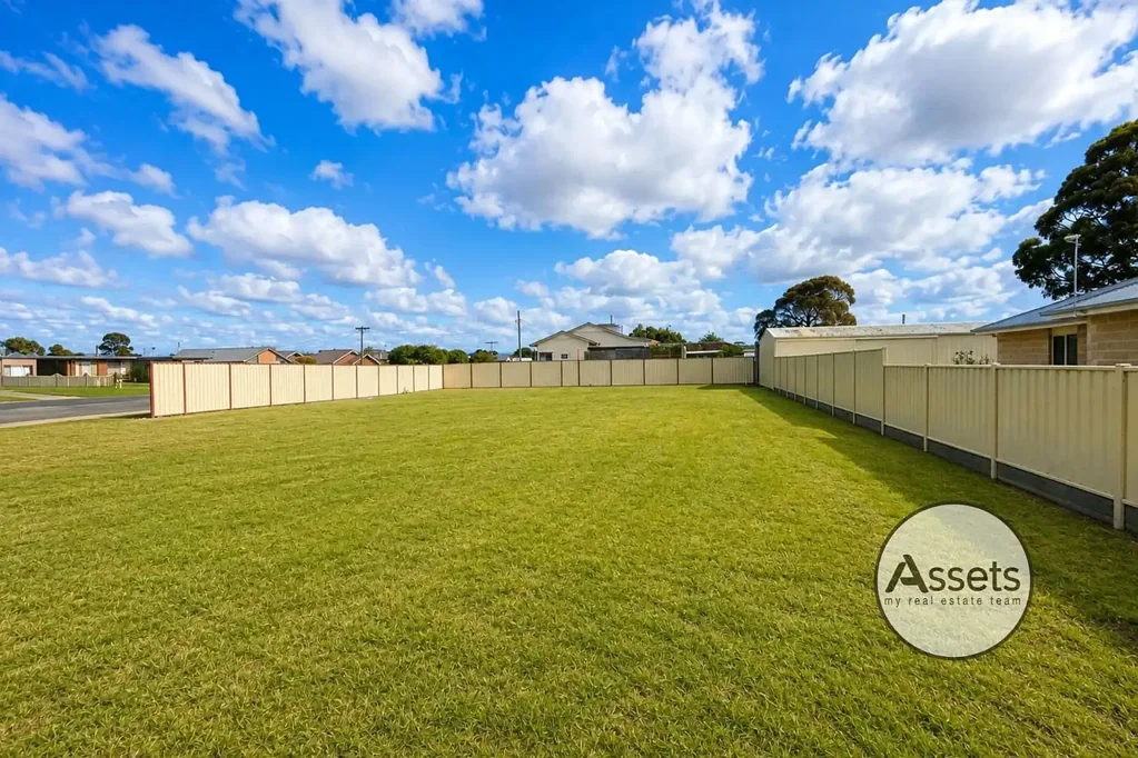 Heywood Your Blank Canvas Awaits on Carey Street