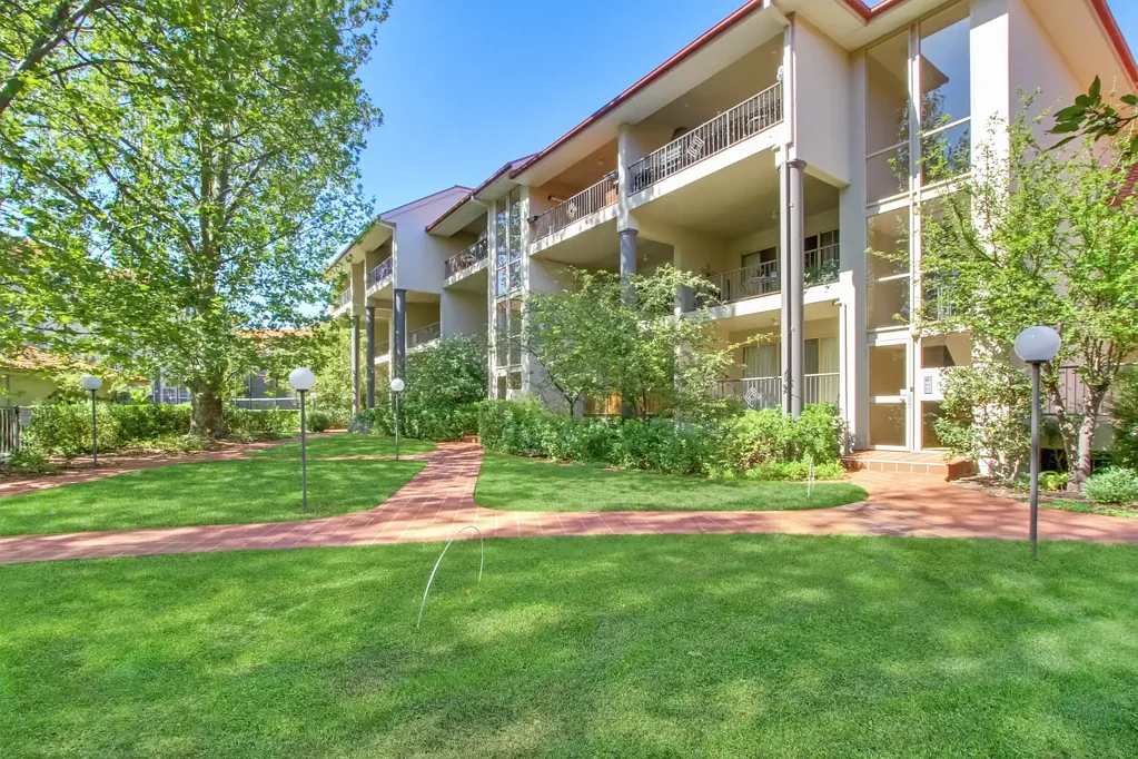 Kingston 2房  Resort-style Living in the comfort of your own home!