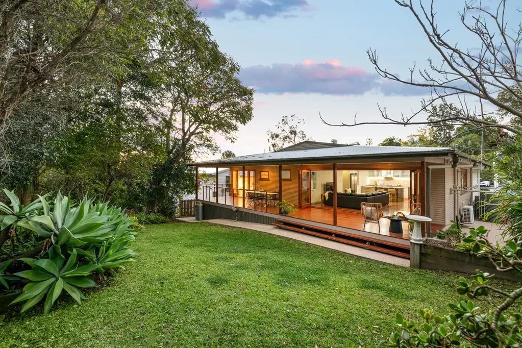 Mount Gravatt 3 Bedroom Peaceful Retreat in Stunning Forest Setting