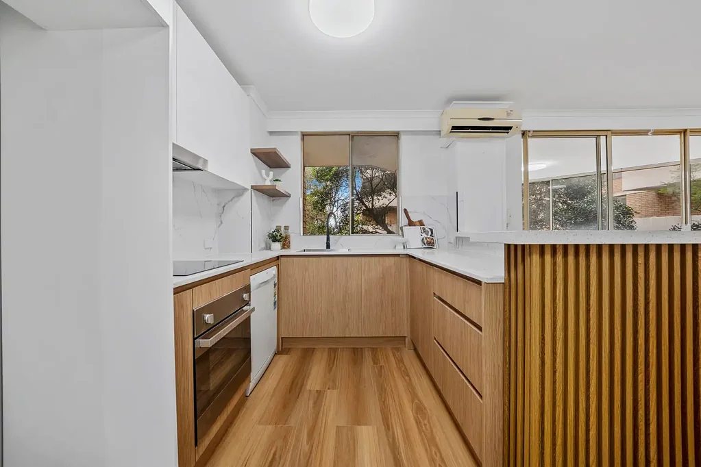 Parramatta 2chambre Stylish Newly Renovated Unit With 132m2 On Title