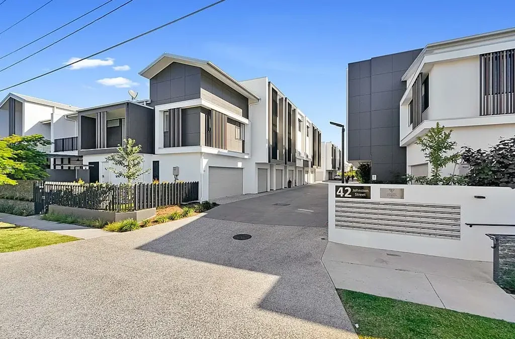 Stylish Three-Level Living in the Heart of Bulimba