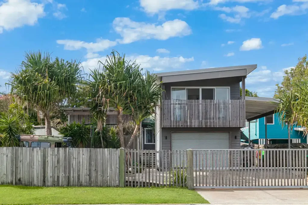 Kingscliff 5 Bedroom Raw, Relaxed & Wonderfully Kingscliff