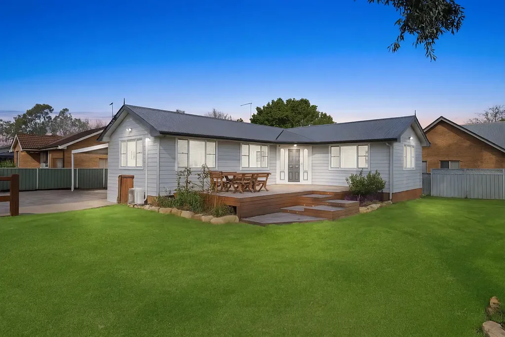 Ebenezer 3房  Modern Living with a Country Feel