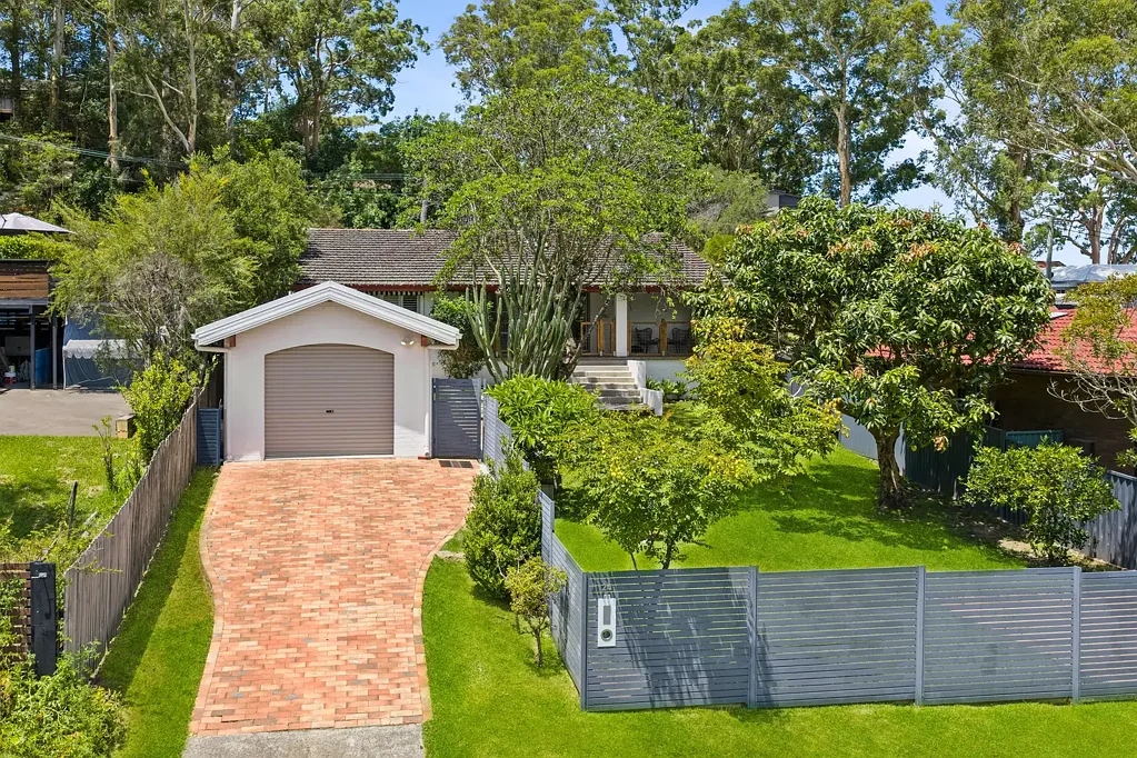 24 Lock Avenue, Springfield, NSW 2250
