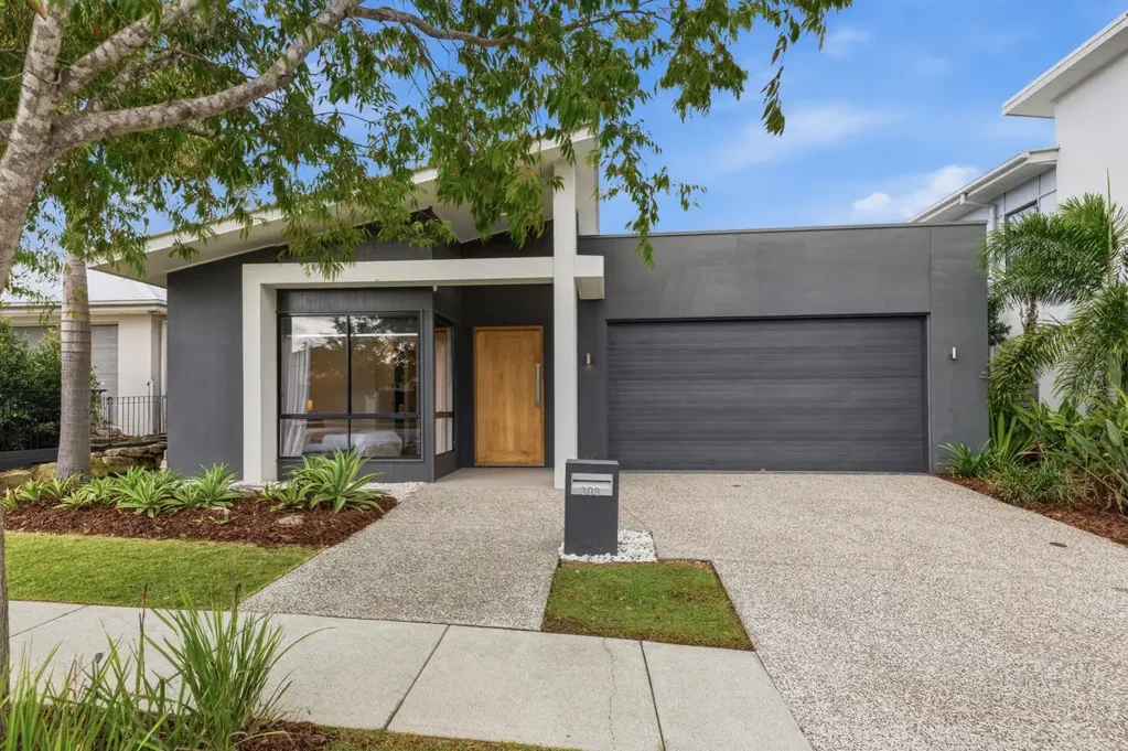Upper Kedron 4房  前旗舰样板房，拥有想象得到的所有豪华升级  Former Flagship Display Home with Every Luxury Upgrade Imaginable